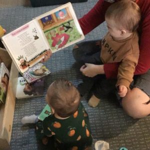 babies_reading